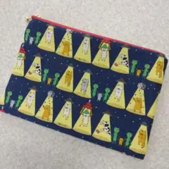 猫さんと宇宙人柄⭐　ぺたんこポーチ　通帳やお薬手帳ポーチにも♡