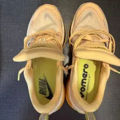 NIKE Vomero プラス　27.0陸上競技用シューズ
