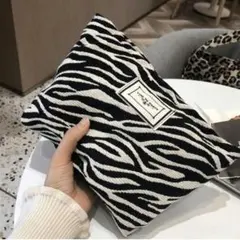 SALE✨大容量 ゼブラ アニマル 柄 コスメ 小物 マルチ ポーチ y2k