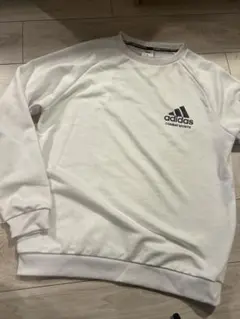 adidasトップス長袖