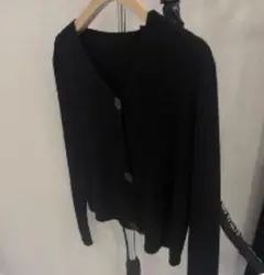 ブラックリブ編み長袖カーディガン