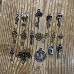 金属チャーム 17個セット