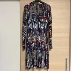 コンパニーアイタリアーナ 幾何学模様 長袖Vネックひざ丈ワンピース