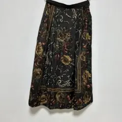 黒 花柄 ひざ下丈スカート