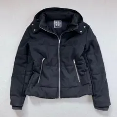 アダムスジャグラー ブラック ダウンジャケット フード付き