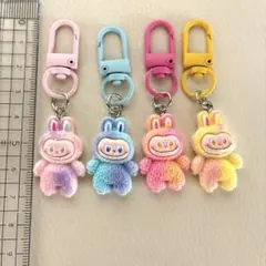 ラブブ Labubu キーホルダー　ミニサイズ　4点セット