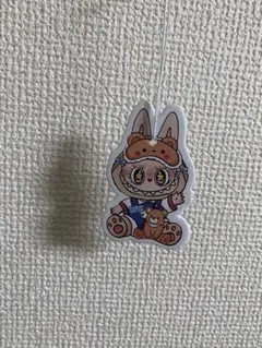 Labubuのアクリルキーホルダー