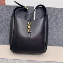 YSL ホーボーバッグ レザー ブラック ワンショルダーバッグ レディース