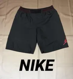 NIKE JORDAN ショートパンツ ブラック レッドのサムネイル