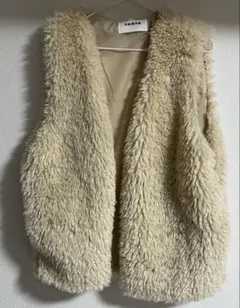 ファーベスト　nemne プードルベスト　フリーサイズ