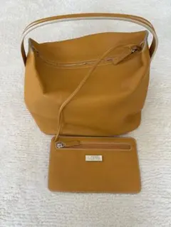 最終値下げ！LOEWE マスタード ハンドバッグ ポーチ付き　本革のサムネイル