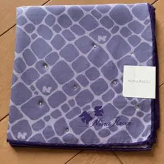 NINA RICCI 紫 パターン ハンカチ