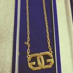 GIVENCHYヴィンテージゴールドロゴネックレス