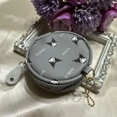 新品 サンリオ クロミ KUROMI グレー 丸型 ポーチ チャーム付