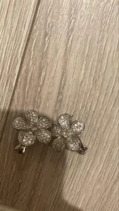 花型クリスタルイヤリング