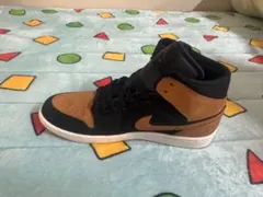 NIKE AIR JORDAN 1 MID スニーカーのサムネイル