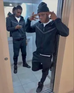 NIKEテックフリース XS セットアップ