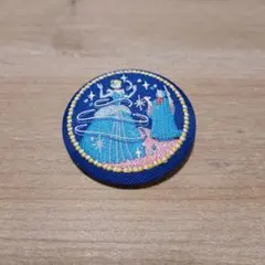 ディズニー 刺繍缶バッチ2 シンデレラ　新品