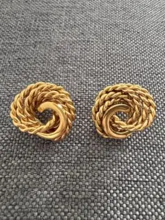 MONET モネ　イヤリング　ヴィンテージ　ゴールド 美品　金　チェーン