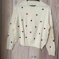 （新品未使用）クリーム色 ハート刺繍 ニットセーター 長袖