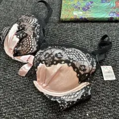 エメフィール　廃盤品　ブラジャーのみ　ギャル　サテン　ピンク　B65のサムネイル