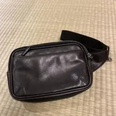 COACH 黒 レザーボディバッグ 調整可能ストラップ