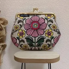 ハンドメイド　がま口ポーチ（北欧花柄ピンク）