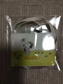 PEANUTS スヌーピー パスケース 定期入れ ネックストラップ付