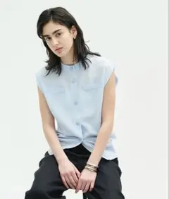 【美品】N.O.R.C 〈SARAC〉ニットベスト 限定色サックスのサムネイル