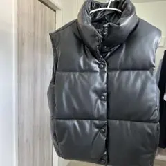 ZARA ブラック ダウンベスト