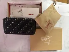 Christian Louboutin 長財布 スパイク スタッズ　中古品のサムネイル