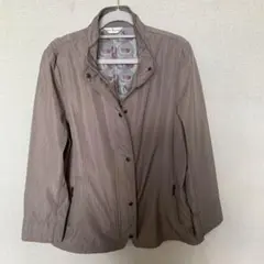 ベージュ シンプルジャケット カラフル裏地