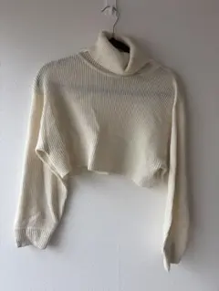 《25》H&M DIVIDED タートルネック クロップドニット ショート