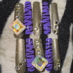 ロングギャルネイル（ゼブラ柄&ゴールド）