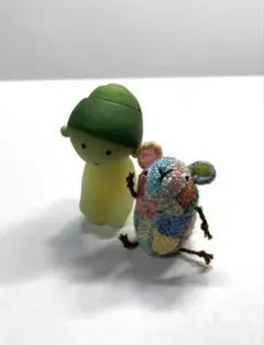 ネズミ　ダーニング刺繍