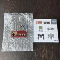 ゲームハードキーホルダーコレクション　ファミリーコンピュータ　1個