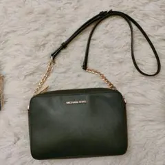 マイケルコース レザークロスボディ お財布ショルダー 黒 ゴールド金具
