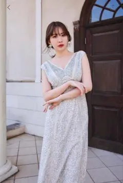 Her lip to Lace Trimmed Floral Dress
