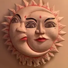 つ*ー様 太陽 壁掛け インテリア 陶器 黄色 スザンナデシモーネ