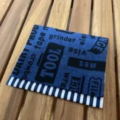 4144【2点100円、3点200円引き】英字柄移動ポケット