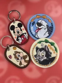 ディズニーキャラクターキーホルダー　刺繍シール