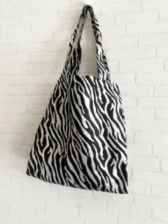 ローリーズファーム　3ROOM トートバック　ゼブラ