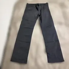 UNIQLO ブラック ストレートジーンズ