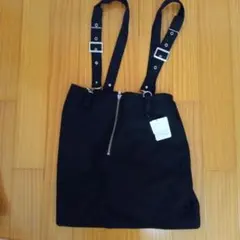 ブラック サスペンダー付きスカート
