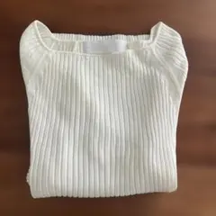 アイボリー リブ編みニット