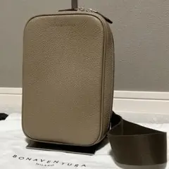 BONAVENTURA バオロ クロスボディバッグ カラー：グレージュ - メルカリ