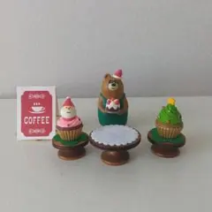 コンコンブル　クリスマスのコンブルマスタークリスマスミニケーキ丸テーブルと丸椅子