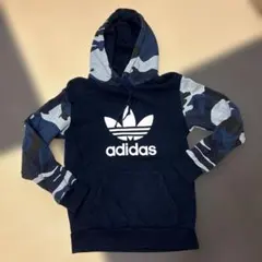 adidas ネイビー カモフラージュ パーカー オリジナルス