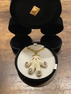 ミッキーマウス の手  ネックレス