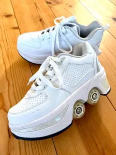 【超美品】ローラースケート　ローラーシューズ　ホワイト　22.5〜23cm